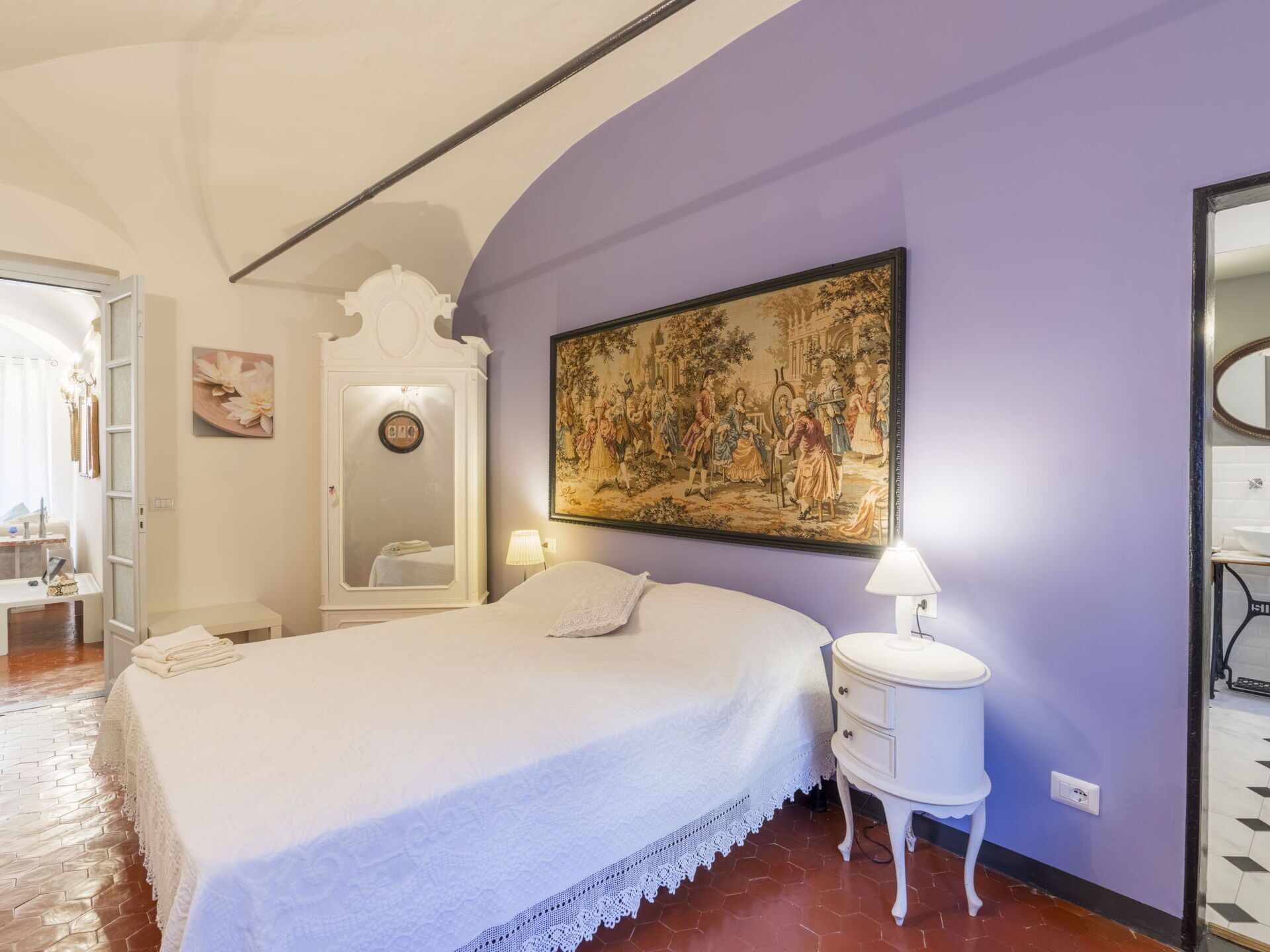 2 bedrooms, travel cot, free WiFi