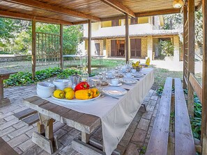 Outdoor dining