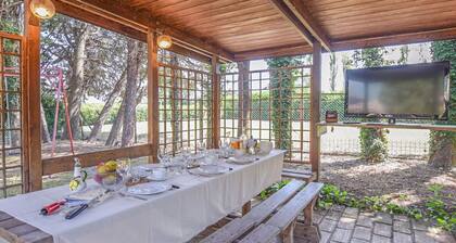 Alleinstehendes Ferienhaus mit W-LAN, Klimaanlage, privatem Pool, TV, Innenhof, Panoramablick