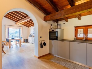 Oven, dishwasher, high chair - Beautiful apartment for 6 people with WIFI, TV and balcony (Vercana)