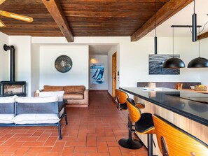 Interior - Cosy apartment for 4 people with WIFI, TV and terrace (Vercana)