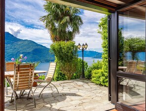 Outdoor dining - Cosy apartment for 4 people with WIFI, TV and terrace (Vercana)