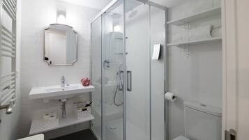 Hårtørrer, håndklæder