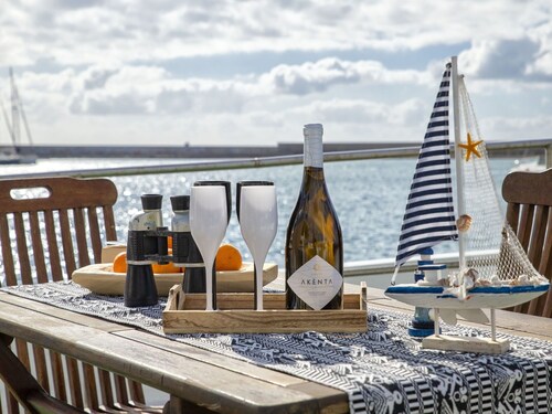 Stunning private villa for 12 guests with WIFI, A/C and TV