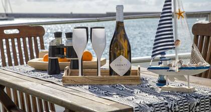 Stunning private villa for 12 guests with WIFI, A/C and TV