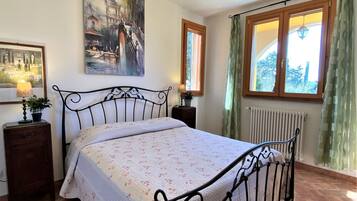 2 chambres, lit parapluie, Wi-Fi gratuit, draps fournis