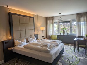 8 多间卧室、免费 WiFi、床单