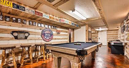 Dollywood Tickets! Rustic 3-bdrm Cabin: 4 Acres!🌄