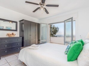 4 habitaciones, cuna de viaje y wifi gratis 
