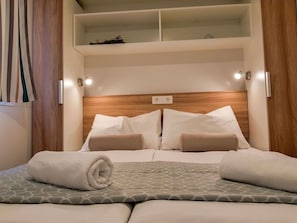 3 Schlafzimmer, Reisekinderbett, kostenloses WLAN, Bettwäsche