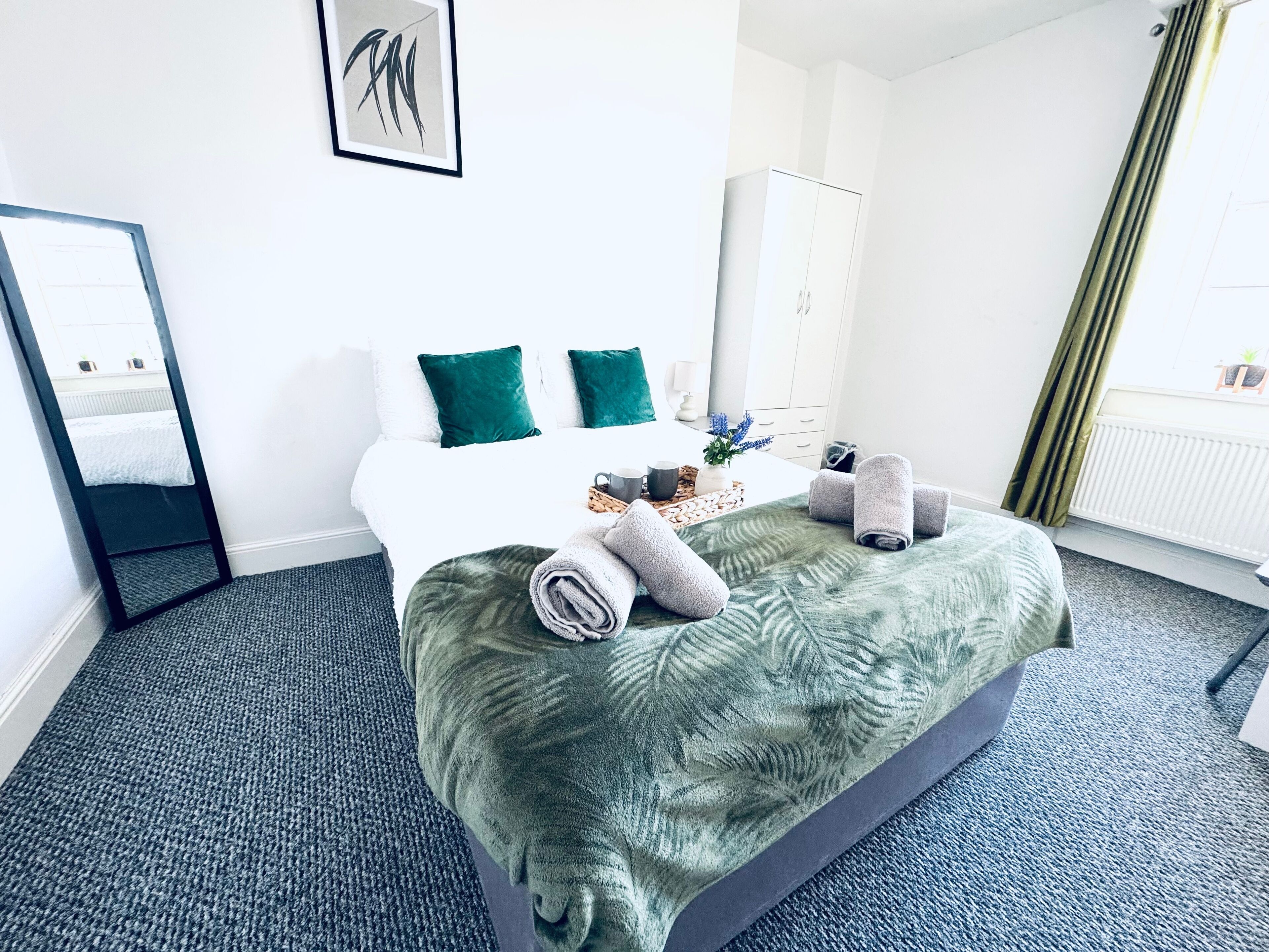 4 chambres, fer et planche à repasser, Wi-Fi gratuit, draps fournis