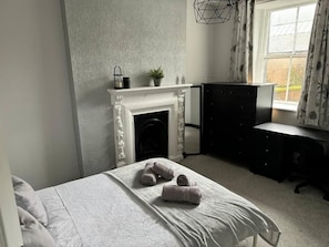 2 chambres, fer et planche Ă repasser, Wi-Fi gratuit, draps fournis