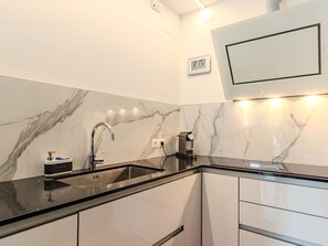 Mikrowelle, Geschirrspüler