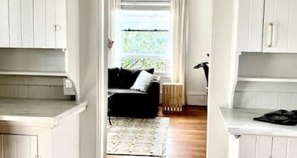 *New* cute & charming sleeps 6 in South Van