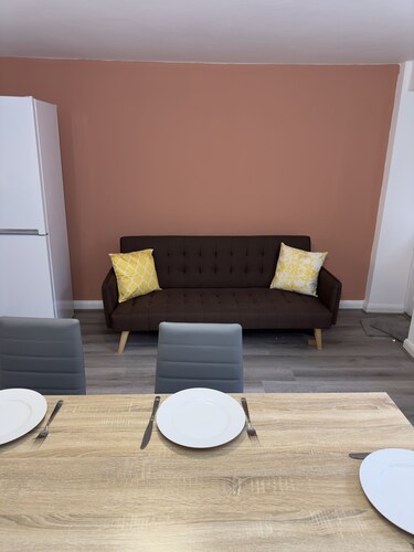 Central London 5-bed Townhouse