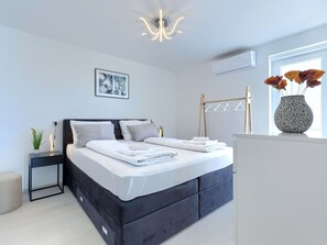 2 Schlafzimmer, Bügeleisen/Bügelbrett, kostenloses WLAN