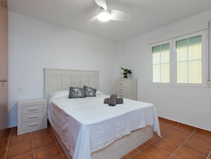 3 bedrooms, travel cot, free WiFi