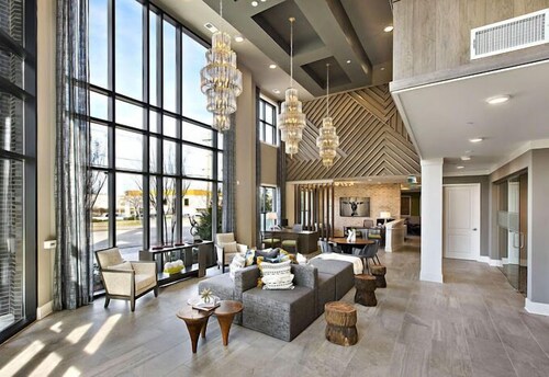 Buckhead Quarters - Spacious with Private Balcony