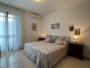 3 bedrooms, free WiFi - Beautiful private villa for 6 guests with WIFI, A/C, TV, terrace and pets allowed (Dolcedo)