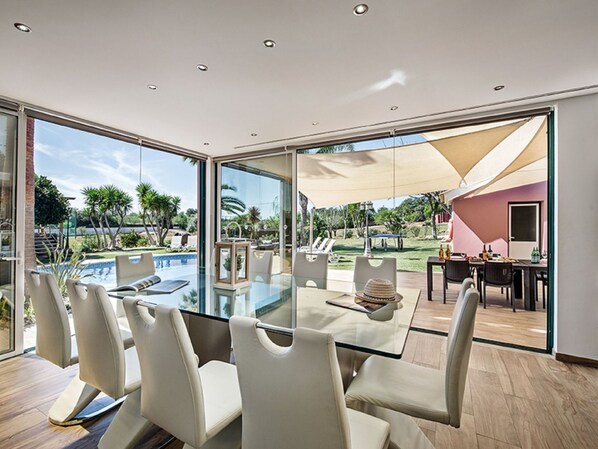 Dining - Wonderful private villa for 12 guests with private pool, WIFI, A/C, TV, patio and panoramic view (Assumadas De Algoz)