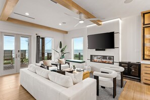 Smart-TV, peis, videospill og fotballspill