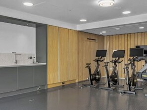 Fitness facility - Lovely apartment for 4 guests with WIFI, TV and terrace (London)