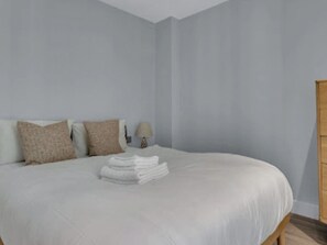2 bedrooms, iron/ironing board, free WiFi - Lovely apartment for 4 people with WIFI, TV and terrace (London)