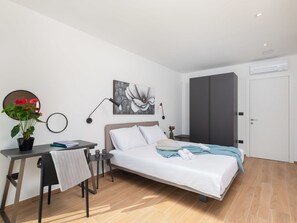 5 slaapkamers, een strijkplank/strijkijzer, gratis wifi