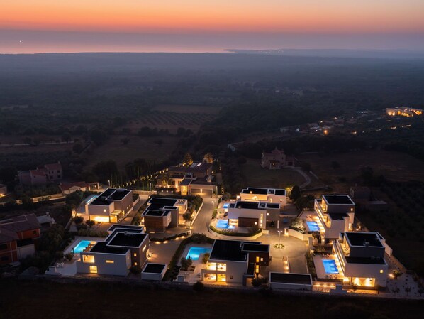 المنشأة من الخارج