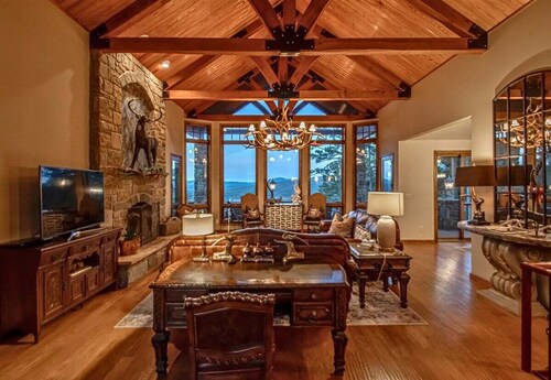 Lake Ouachita: Peaceful 4BR Getaway, Lake Views