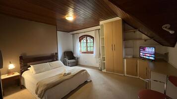 Basic Studio | Free WiFi