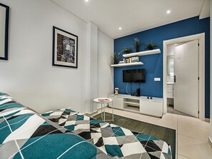 2 bedrooms, iron/ironing board, travel cot, free WiFi