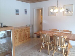 Dining - Lovely apartment for 3 people with WIFI, TV and balcony (Lenzerheide)