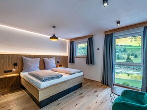2 Schlafzimmer, Reisekinderbett, kostenloses WLAN
