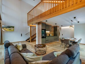 TV - Lovely apartment for 4 guests with WIFI, hot tub, TV and patio (Kleinsölk)