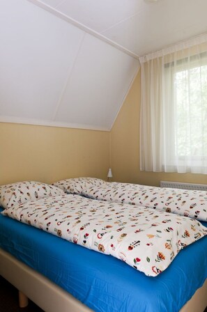 3 bedrooms, travel crib, free WiFi, bed sheets - Wonderful private villa for 6 guests with WIFI, pool, TV, terrace and pets allowed (Vlagtwedde)