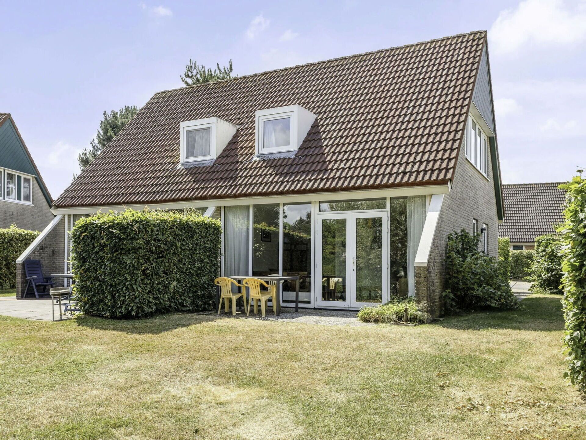Fabriek, Lucht, Venster, Wolk, Gebouw, Land Lot, Huis, Verblijf, Gras, Landelijk Gebied