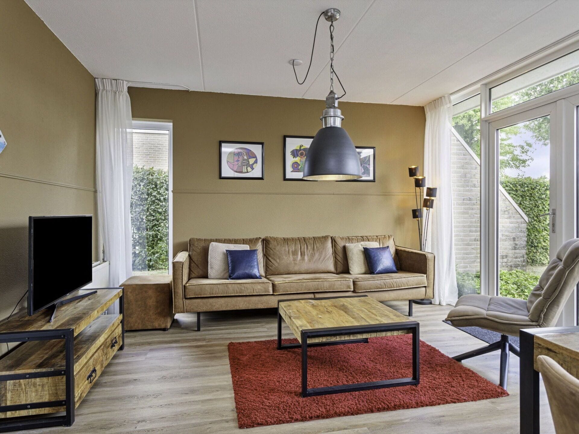Meubles, Propriété, Canapé, Table, Bâtiment, Cadre, Bois, Fenêtre, Ombre, Design Intérieur