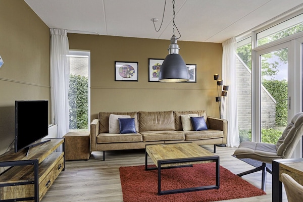 Möbel, Eigentum, Couch, Tabelle, Gebäude, Bilderrahmen, Holz, Fenster, Schatten, Interior Design