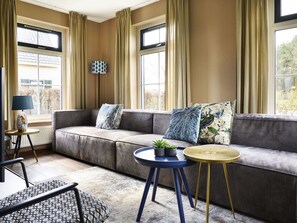 TV - Wonderful private villa for 12 people with WIFI, pool, TV, terrace and pets allowed (Vlagtwedde)