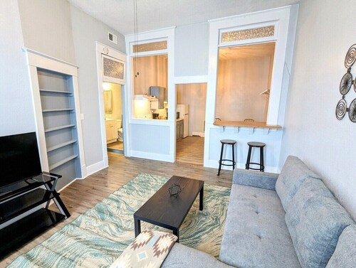 Spacious 3BR on the Square