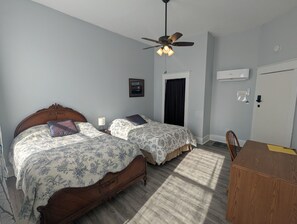 1 habitación, escritorio, wifi gratis y ropa de cama