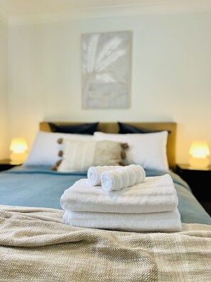 3 habitaciones, tabla de planchar con plancha y wifi gratis 