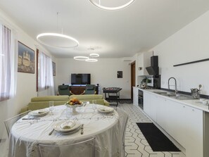 Interior - Nice apartment for 5 people with A/C, WIFI, patio and panoramic view (Imperia)