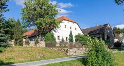 Beautiful private villa for 8 people with WIFI, patio and pets allowed