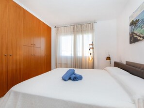 3 bedrooms, travel crib, free WiFi