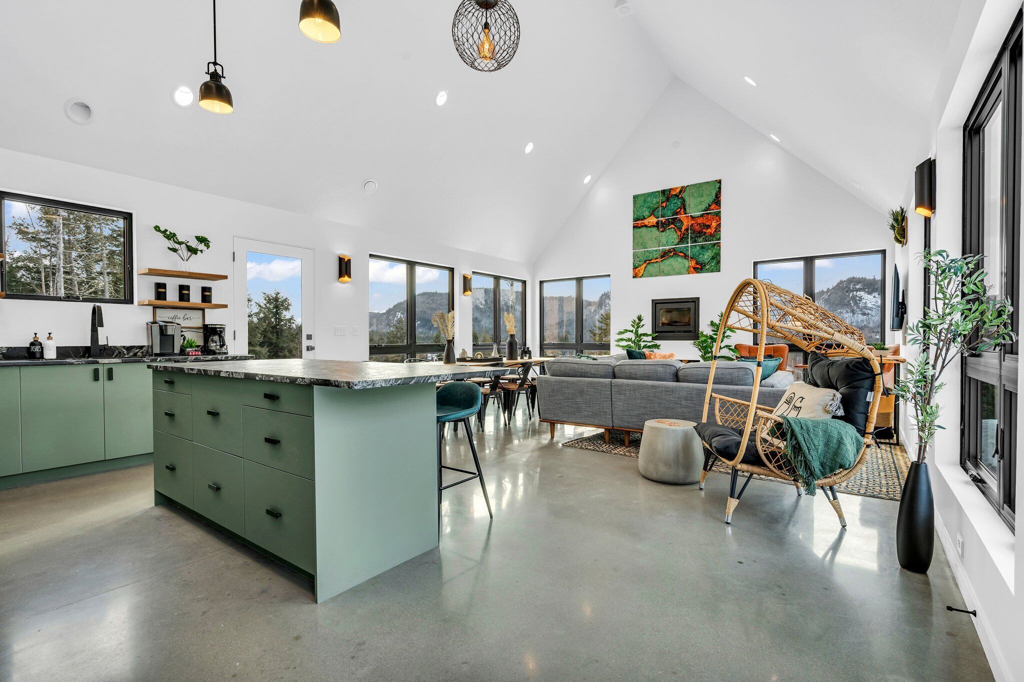 Smart TV, fireplace, table tennis