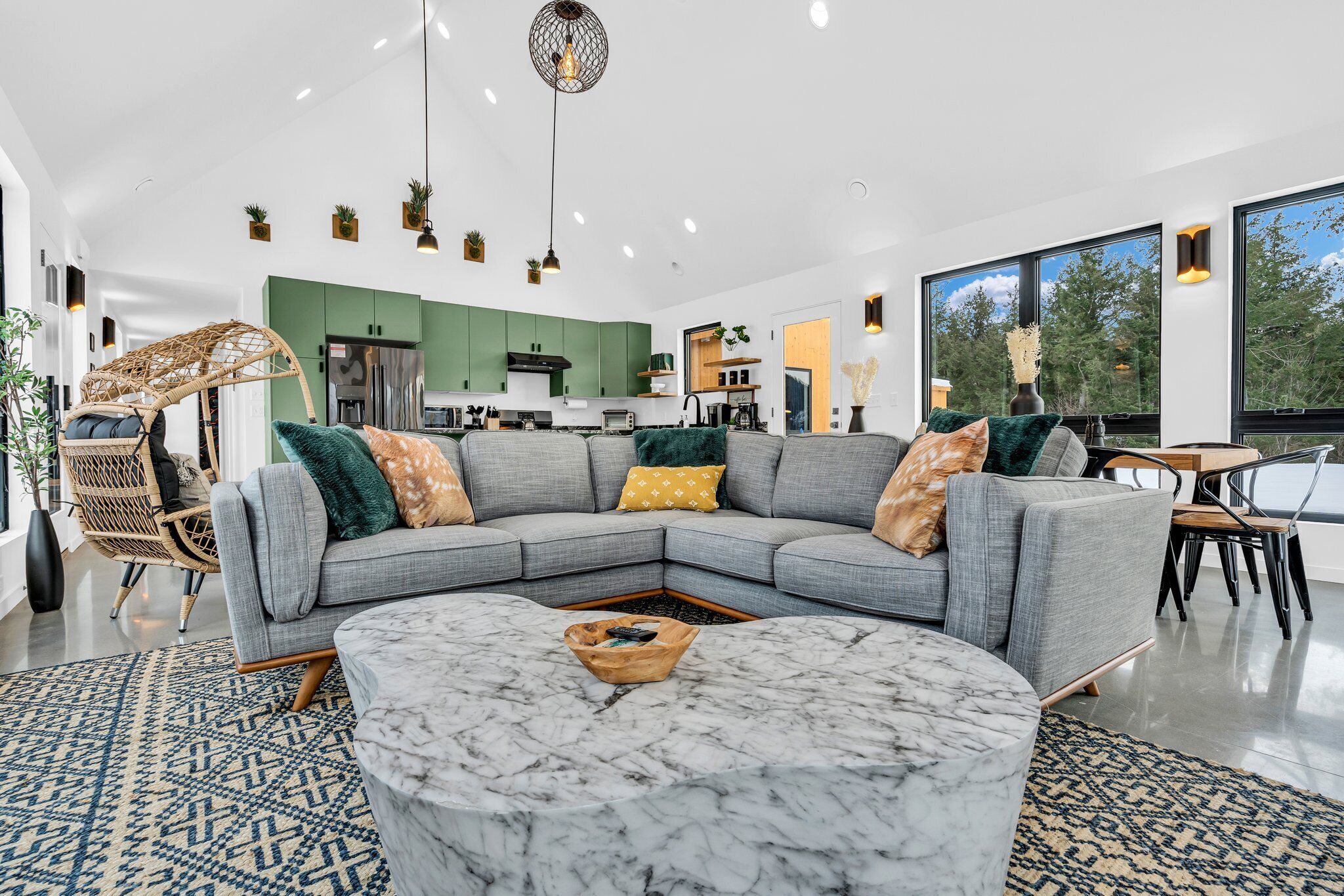Smart TV, chimenea y tenis de mesa 