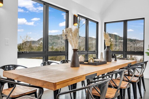 6BR Mountain Cabin | Hot Tub • Fire Pit
