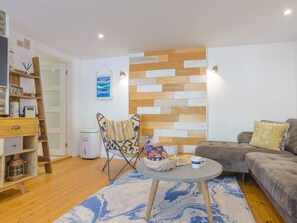 TV - Nice apartment for 4 guests with WIFI, TV, patio and pets allowed (Tintagel)